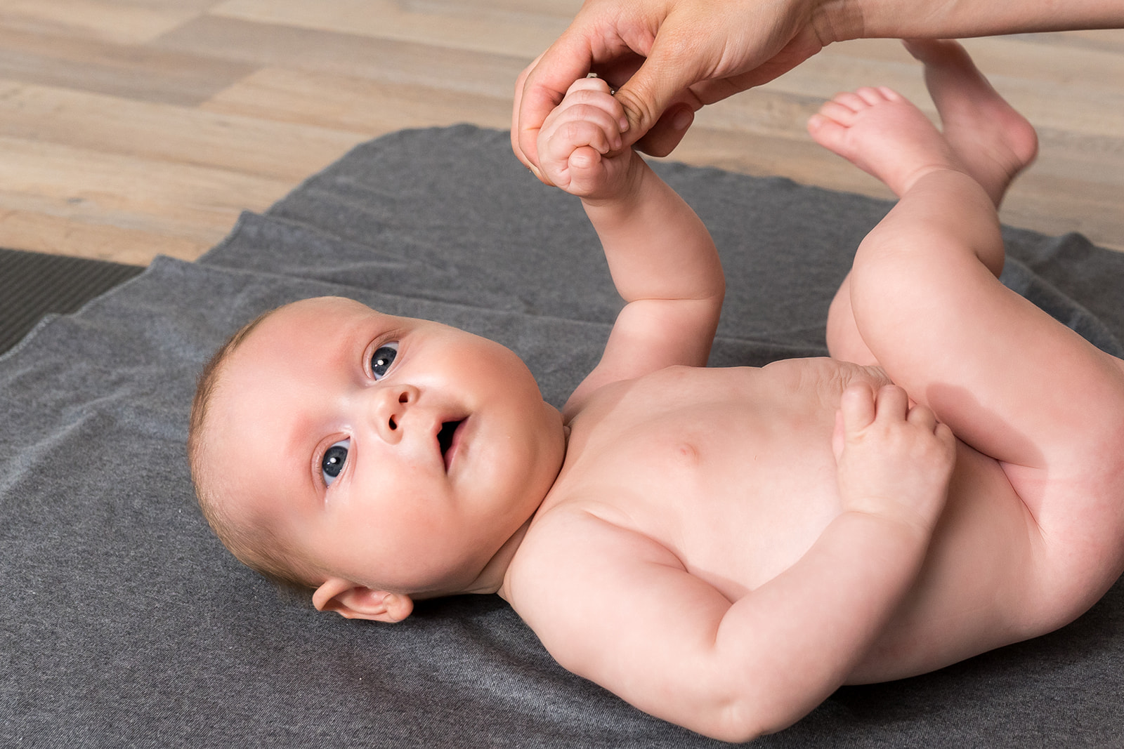Babymassage Hebamme Angela Stark